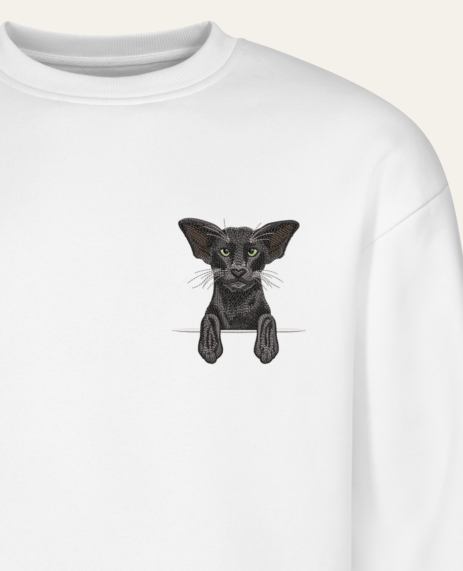 Kot orientalny (czarny) – bluza z haftem, biała