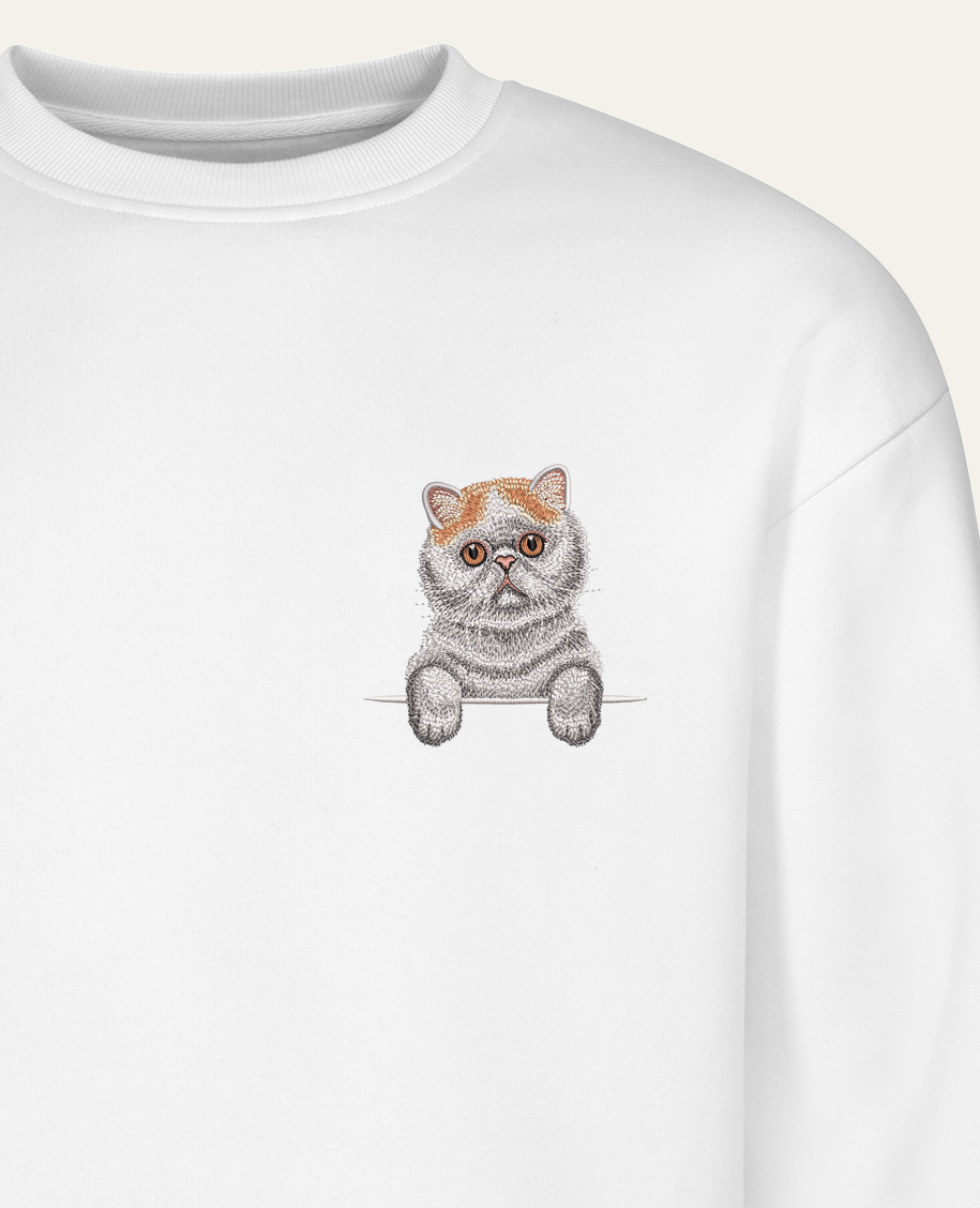Kot egzotyczny – bluza z haftem, biała