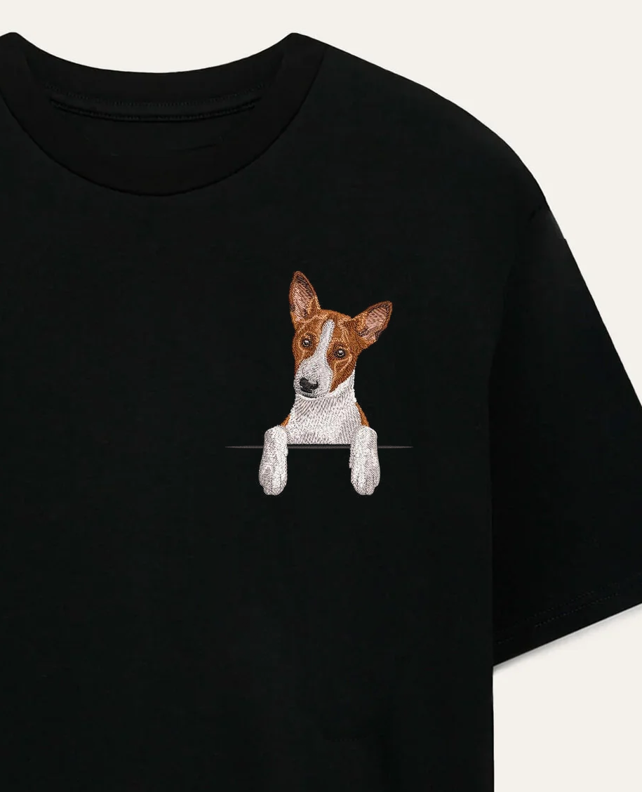 Basenji (brązowy) – koszulka z haftem