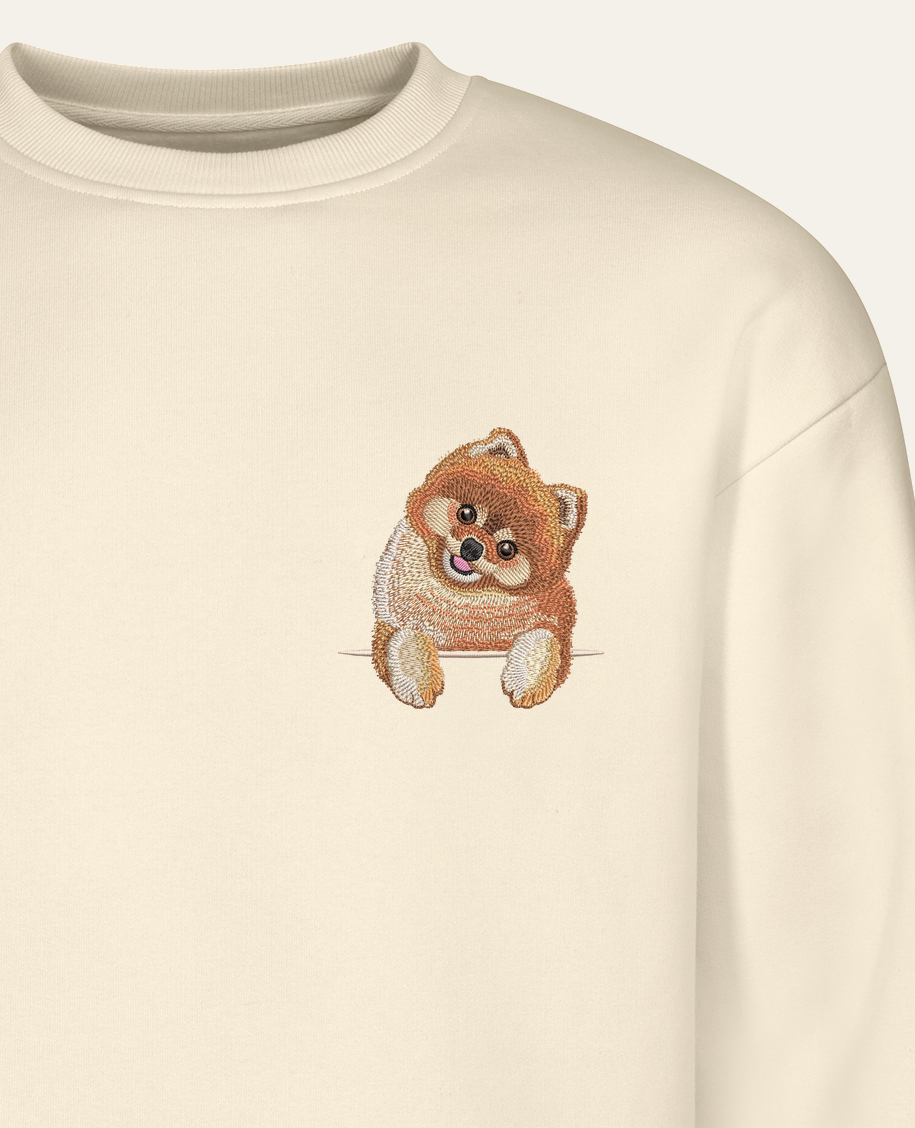 Szpic miniaturowy (Pomeranian) (rudy) – bluza z haftem, piaskowa (zbliżenie)