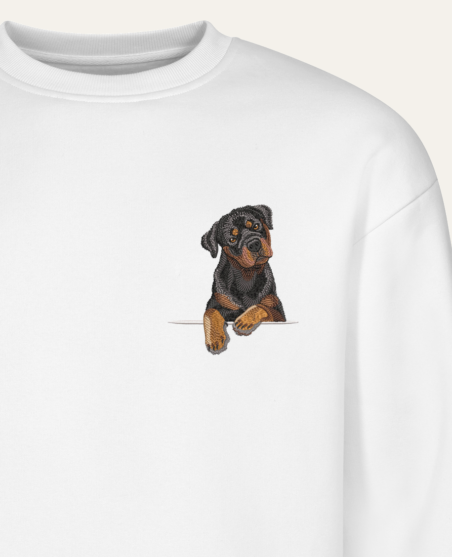 Rottweiler – bluza z haftem, biała (zbliżenie)