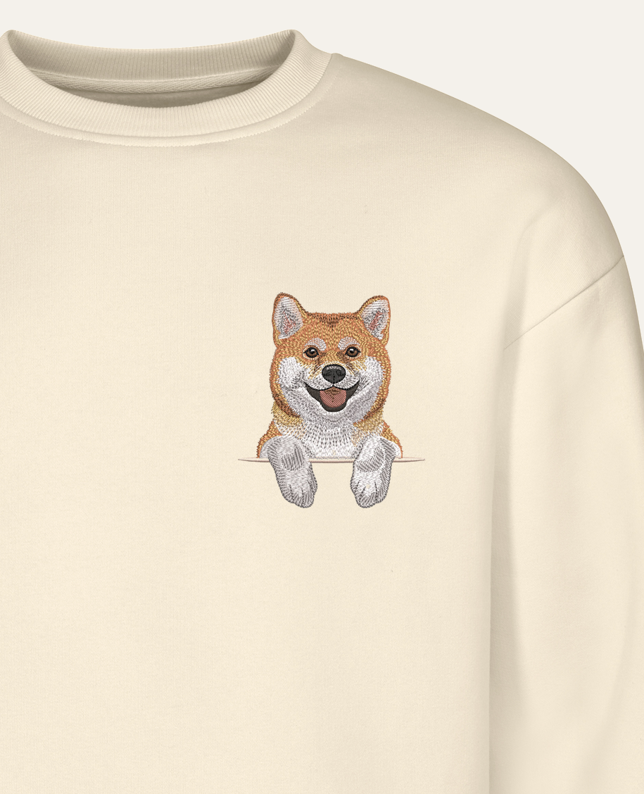 Shiba (rudy) – bluza z haftem, piaskowa (zbliżenie)