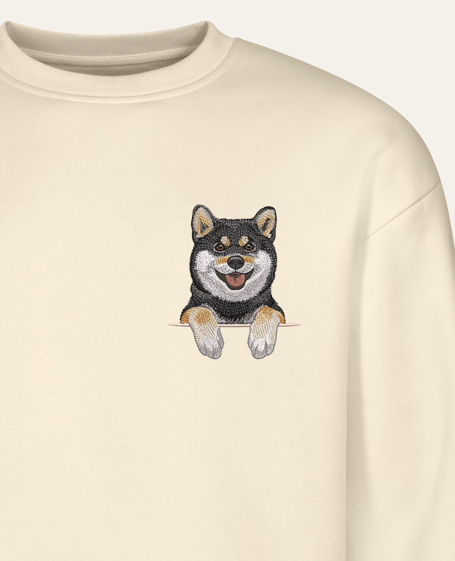 Shiba (czarny) – bluza z haftem, piaskowa (zbliżenie)