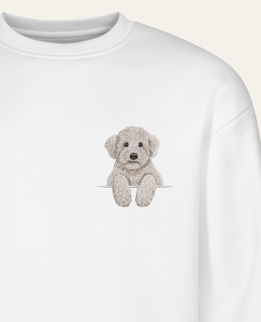 Lagotto romagnolo (kremowy) – bluza z haftem, biała (zbliżenie)