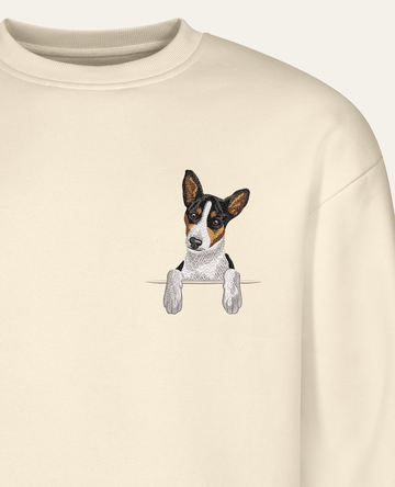 Basenji (tricolor) – bluza z haftem, piaskowa (zbliżenie)