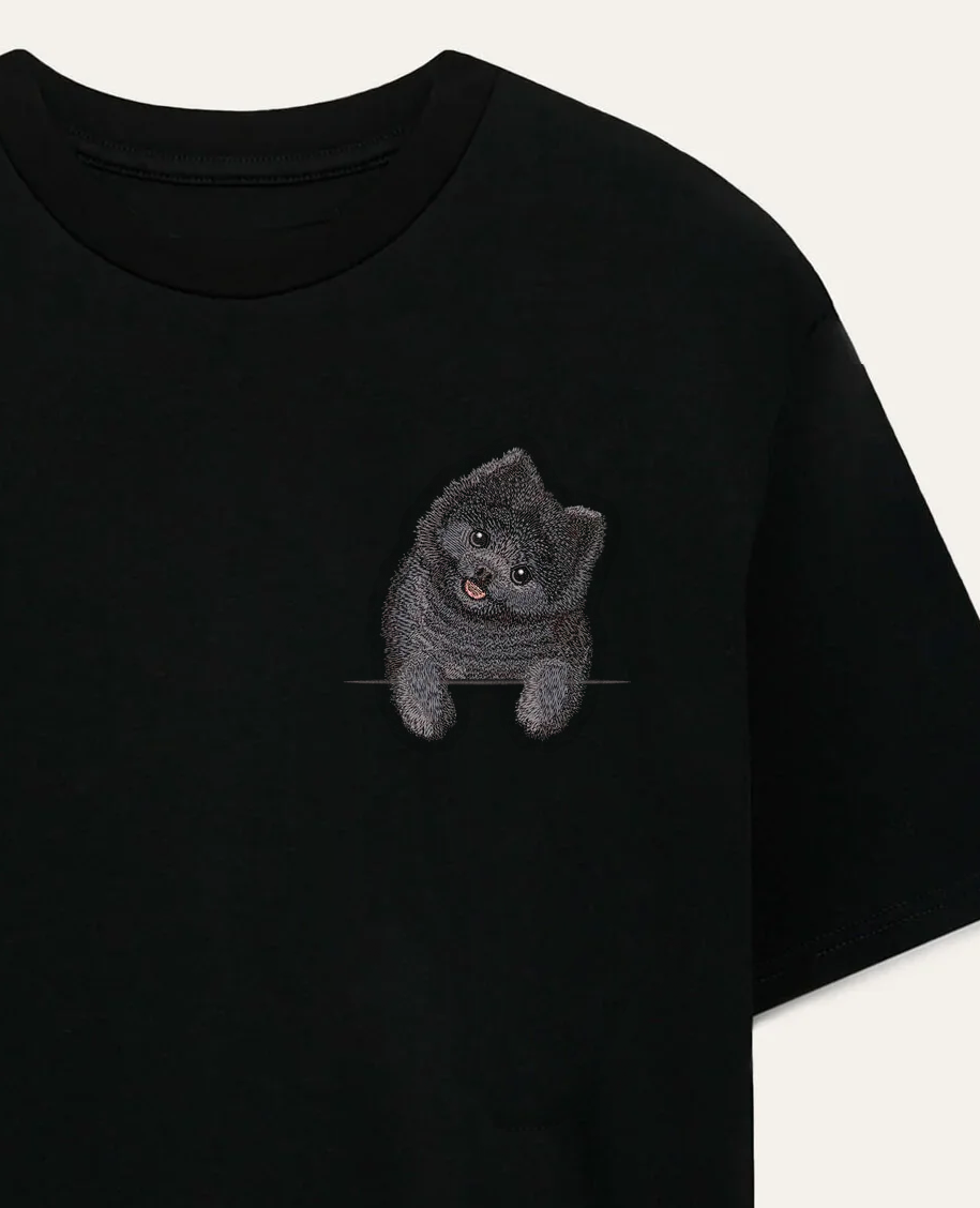 Szpic miniaturowy pomeranian (czarny) – koszulka z haftem