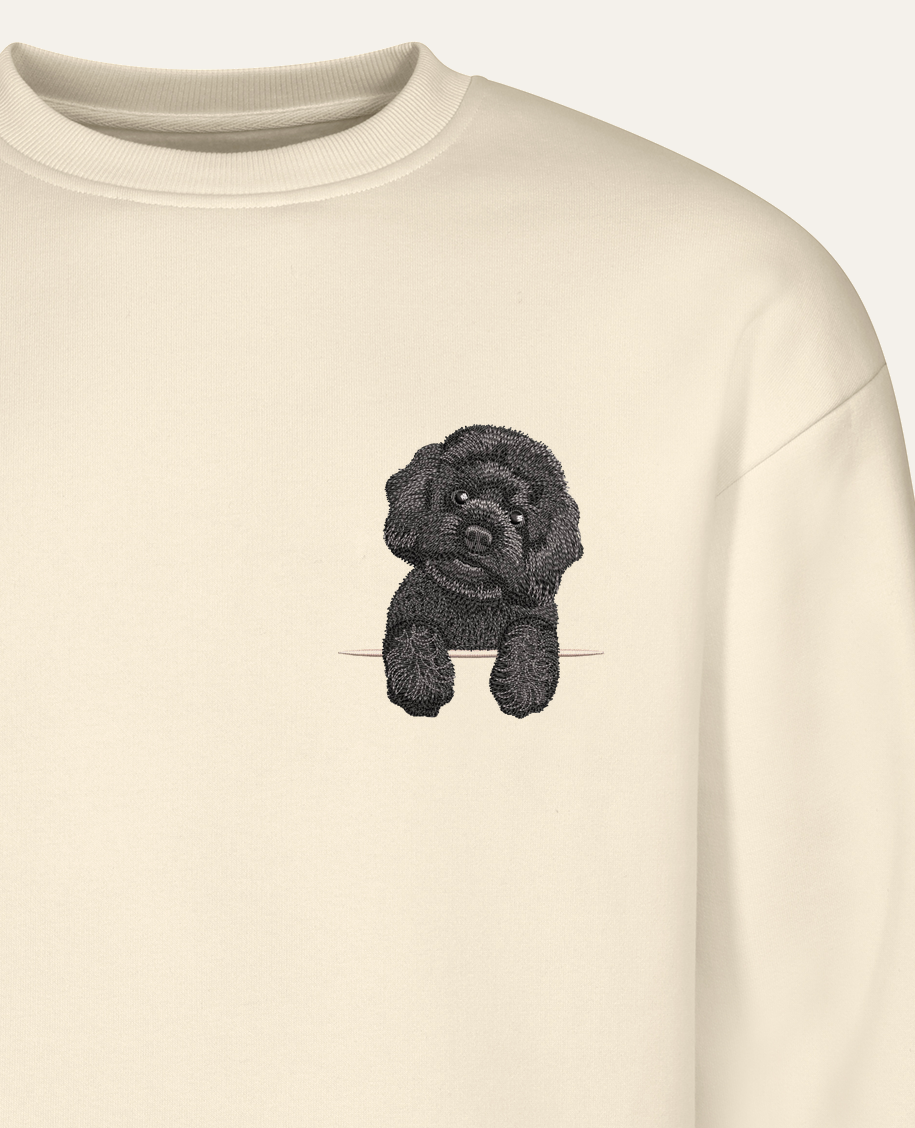 Maltipoo (czarny) – bluza z haftem, piaskowa (zbliżenie)