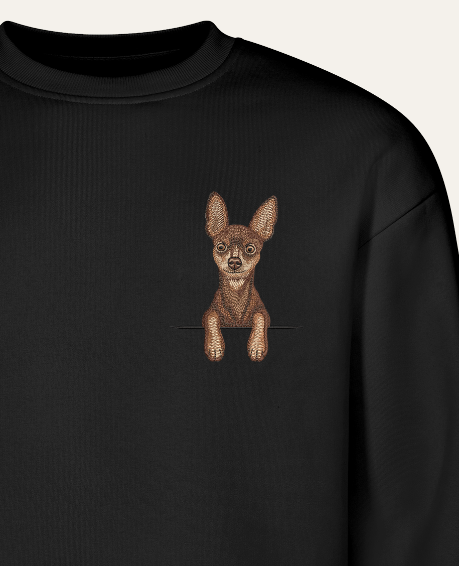 Toy terrier (brązowy) – bluza z haftem, czarna (zbliżenie)