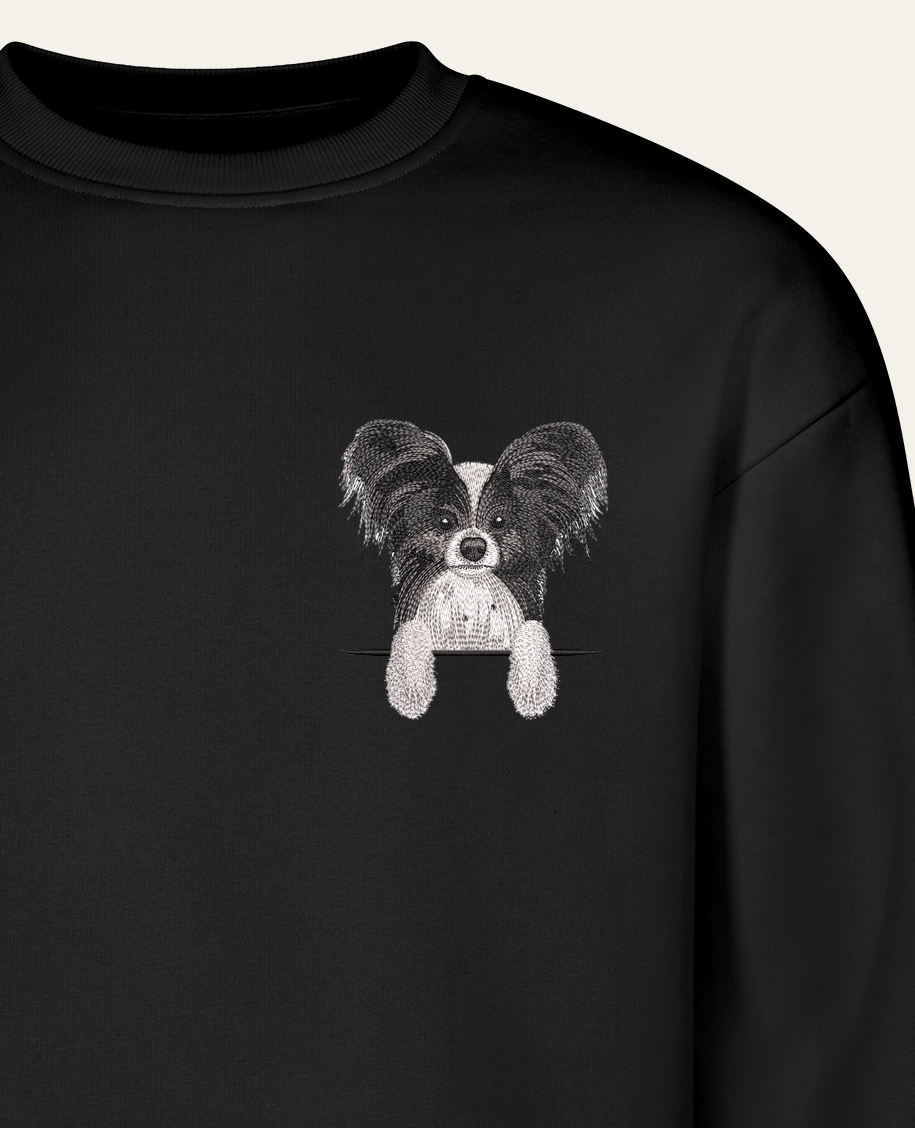 Papillon (czarny) – bluza z haftem, czarna (zbliżenie)