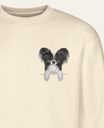 Papillon (czarny) – bluza z haftem, piaskowa (zbliżenie)