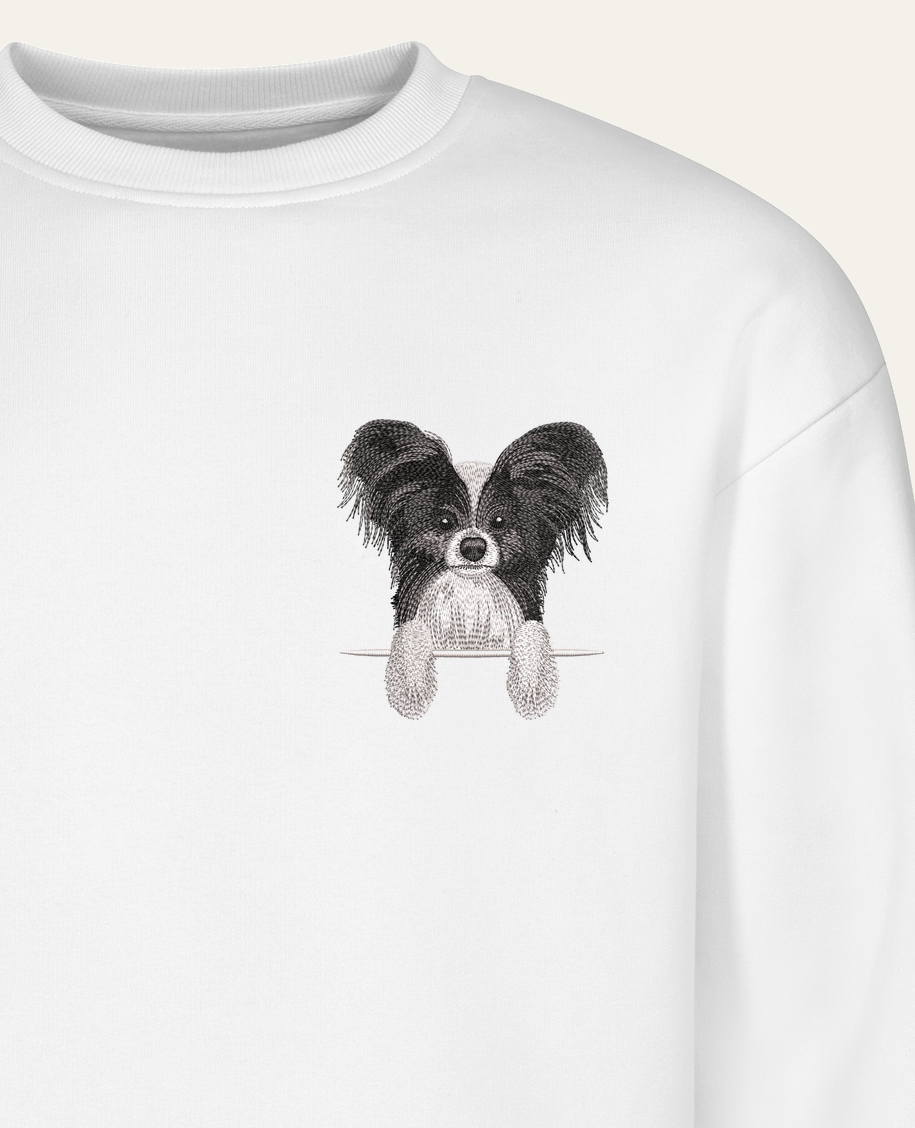Papillon (czarny) – bluza z haftem, biała (zbliżenie)