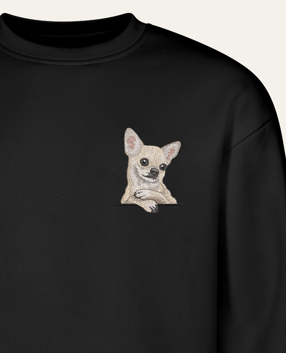 Chihuahua (beżowy) – bluza z haftem, czarna (zbliżenie)