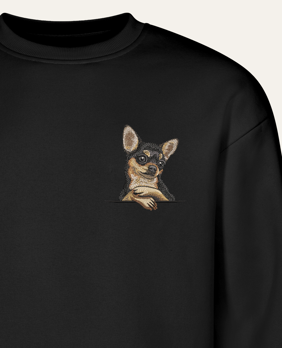 Chihuahua (czarny) – bluza z haftem, czarna (zbliżenie)