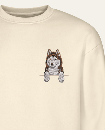 Husky syberyjski (brązowy) – bluza z haftem, piaskowa (zbliżenie)