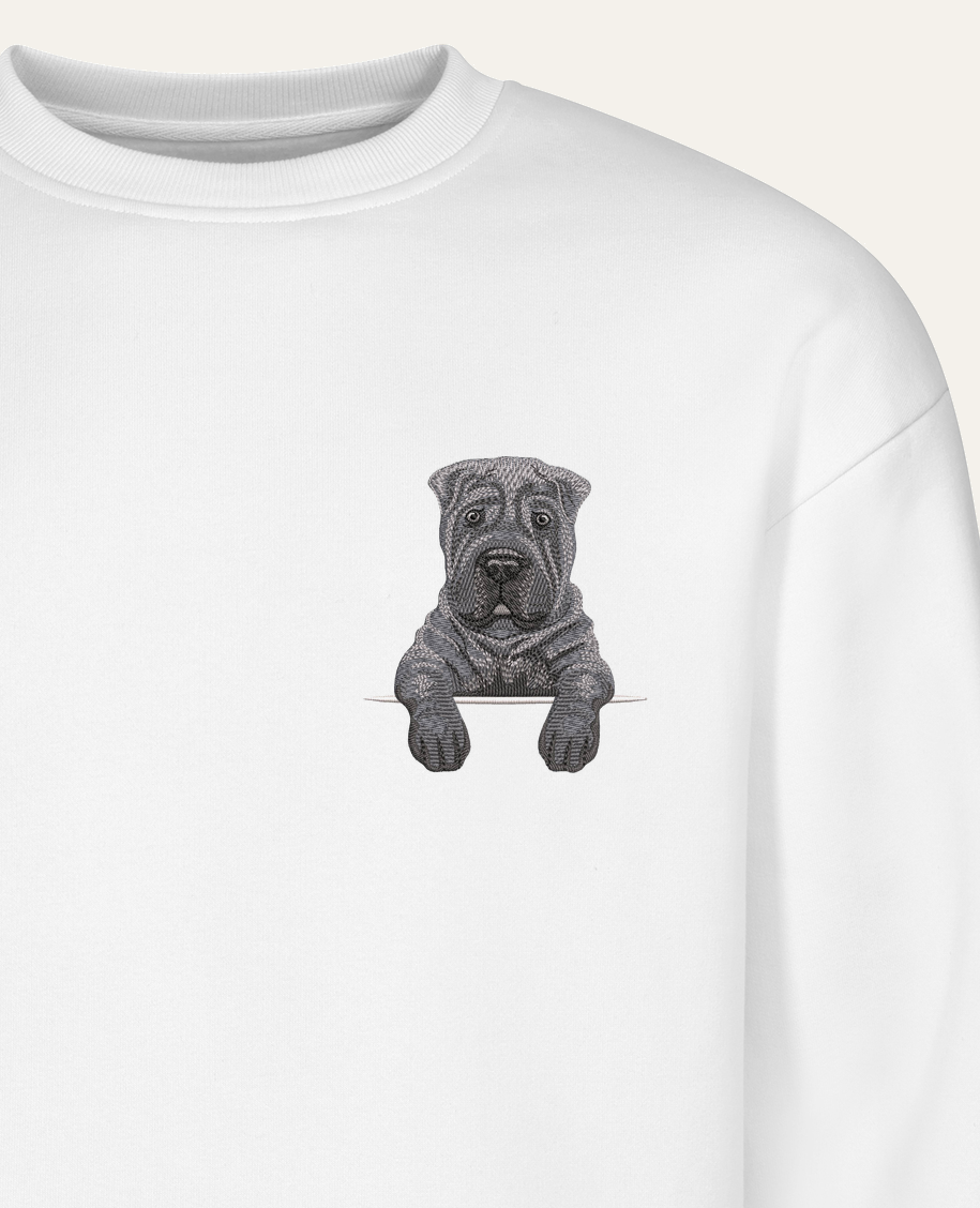 Shar pei (szary) – bluza z haftem, biała (zbliżenie)