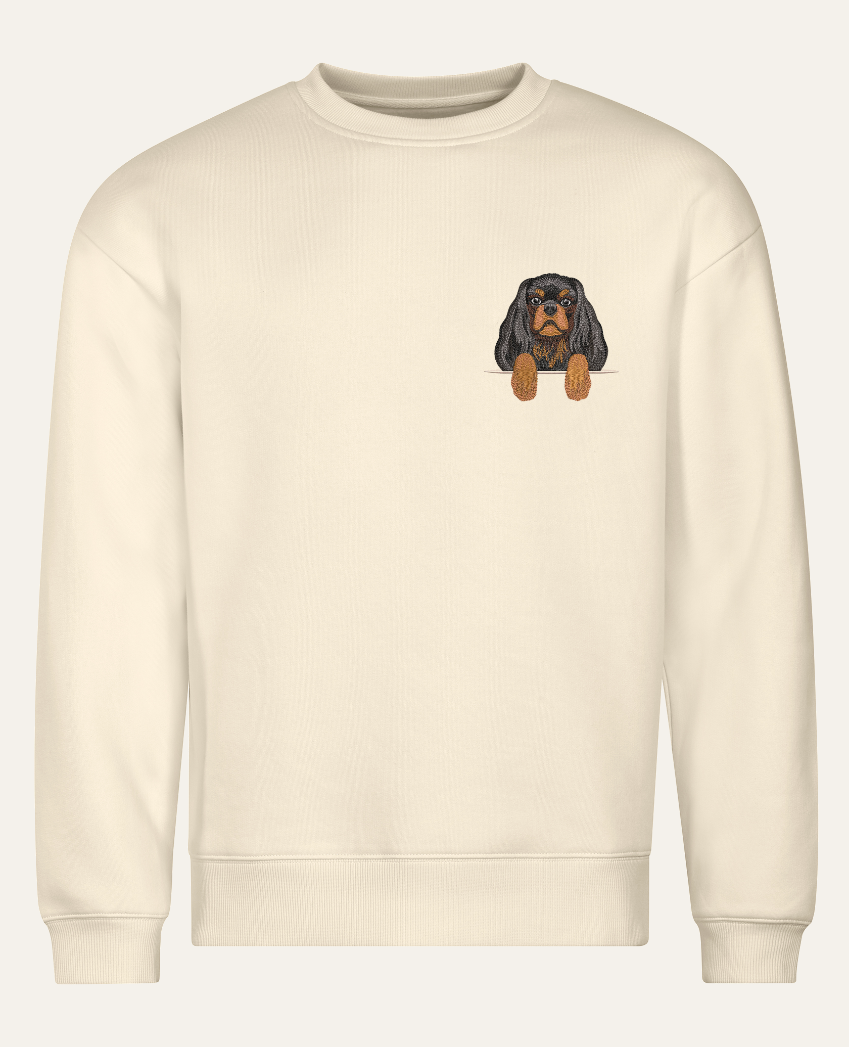 Cavalier King Charles Spaniel (czarno-podpalany) – bluza z haftem, piaskowa (cała sylwetka)