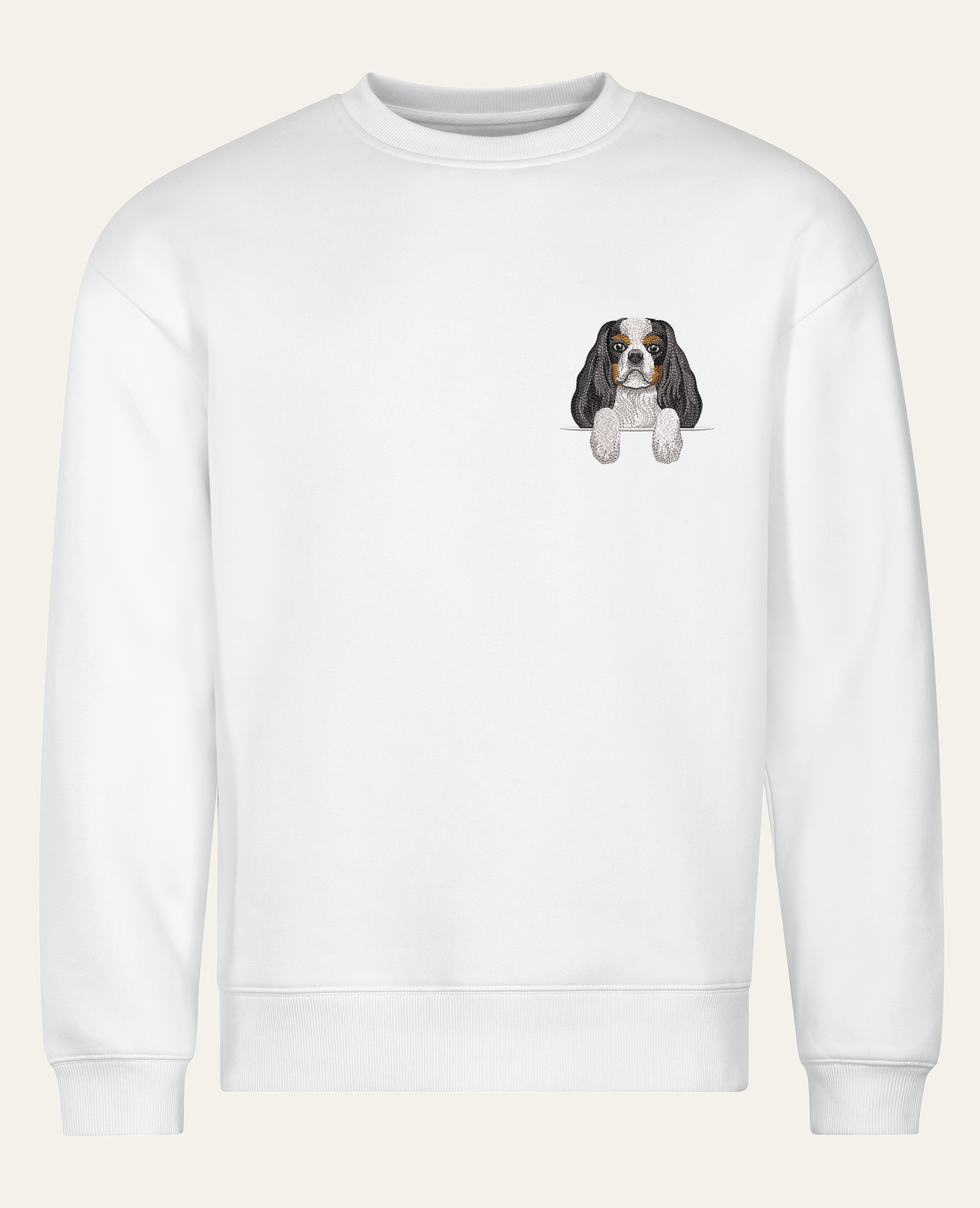 Cavalier King Charles Spaniel (tricolor) – bluza z haftem, biała (cała sylwetka)