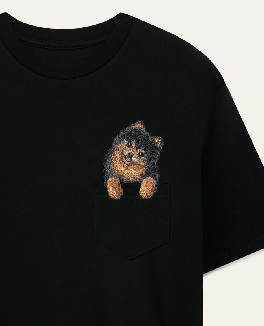 Koszulka z haftem Szpic miniaturowy (Pomeranian) (czarno-podpalany)