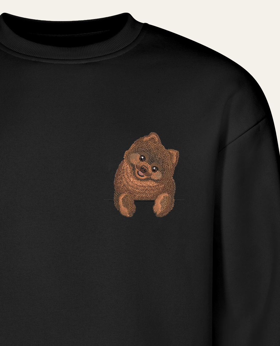 Szpic miniaturowy (Pomeranian) (brązowy) – bluza z haftem, czarna (zbliżenie)