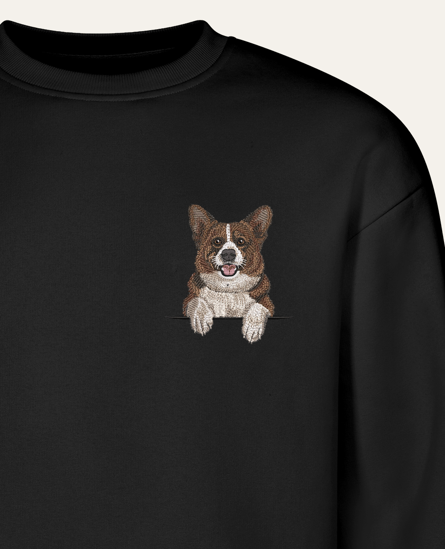 Corgi Cardigan – bluza z haftem, czarna (zbliżenie)