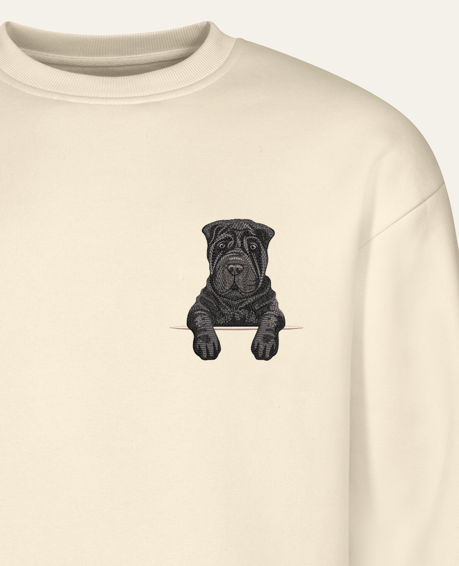 Shar pei (czarny) – bluza z haftem, piaskowa (zbliżenie)