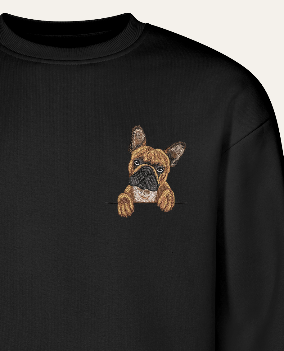 Buldog francuski (brązowy) – bluza z haftem, czarna (zbliżenie)