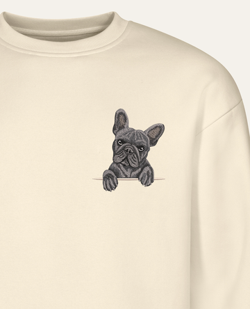 Buldog francuski (szary) – bluza z haftem, piaskowa (zbliżenie)