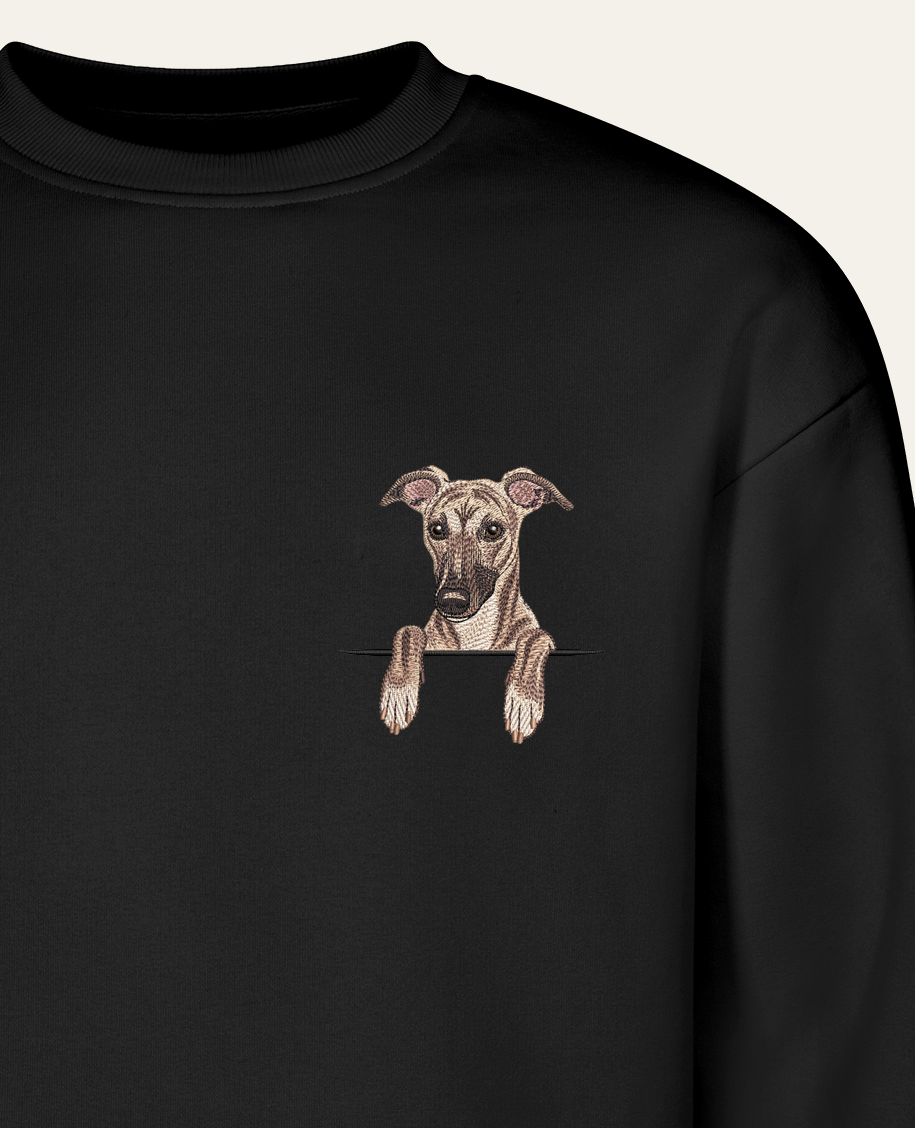Whippet (pręgowany) – bluza z haftem, czarna (zbliżenie)
