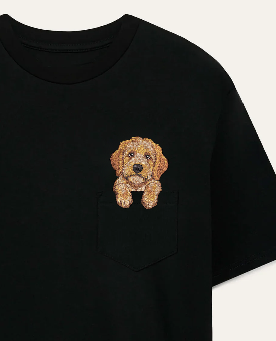 Goldendoodle (złoty) – koszulka z haftem – czarna