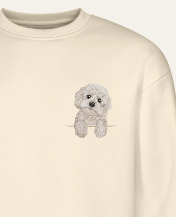 Maltipoo (biały) – bluza z haftem, piaskowa (zbliżenie)