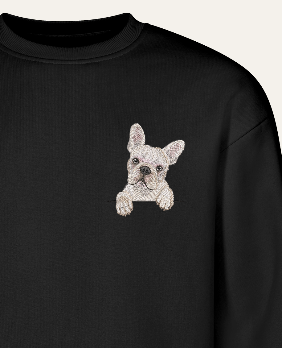 Buldog francuski (kremowy) – bluza z haftem, czarna (zbliżenie)