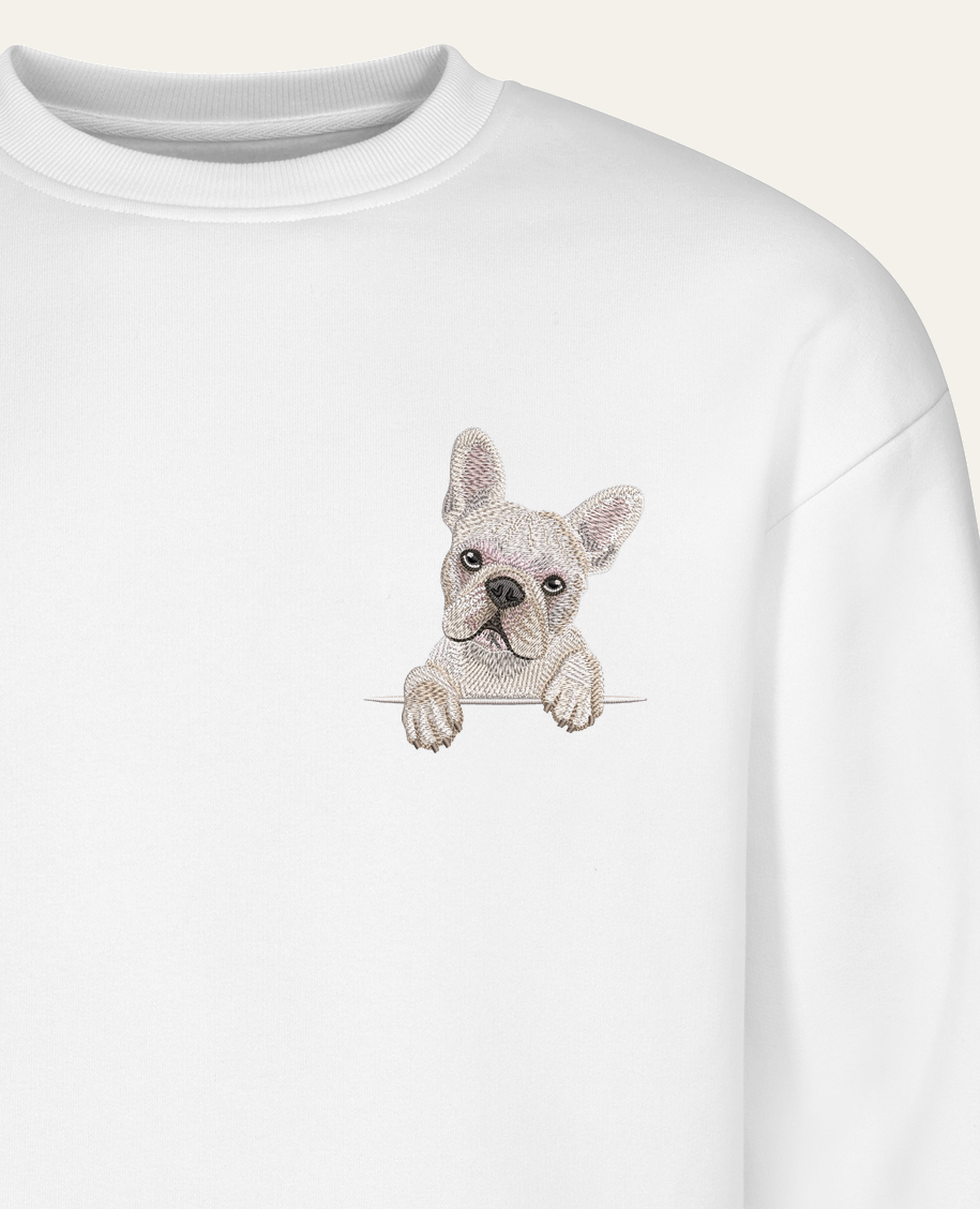 Buldog francuski (kremowy) – bluza z haftem, biała (zbliżenie)
