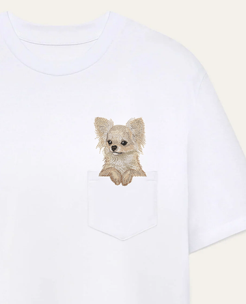 Koszulka z haftem Chihuahua długowłosy (kremowy) – biała