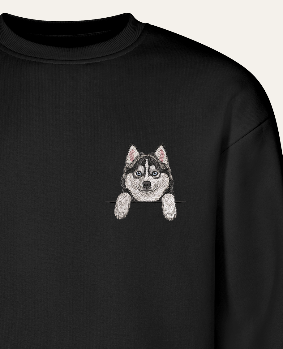 Pomsky (czarno-biały) – bluza z haftem, czarna (zbliżenie)