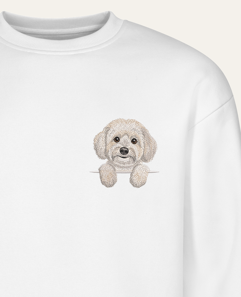 Coton de Tulear (biały) – bluza z haftem, biała (zbliżenie)