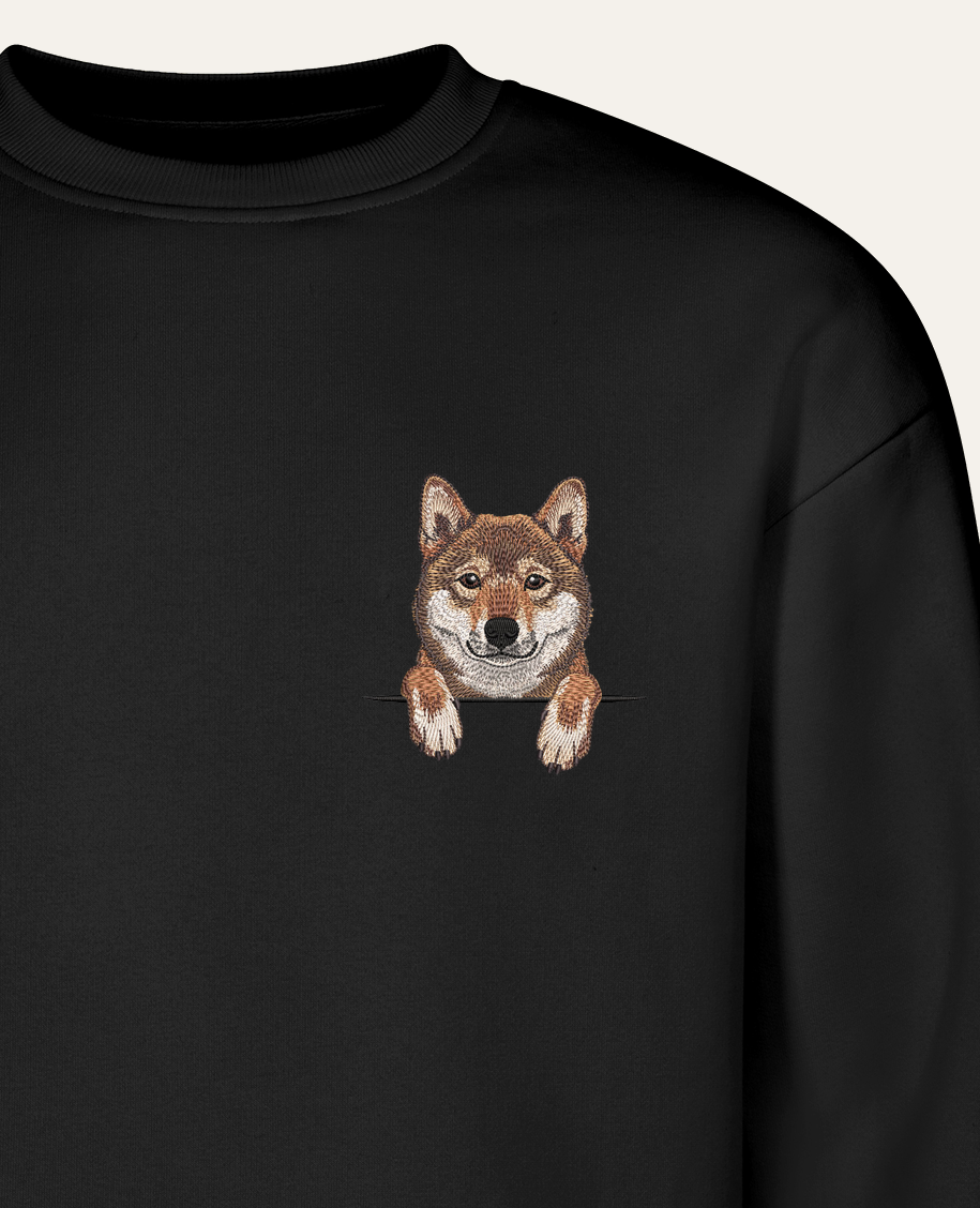 Shikoku (rudy) – bluza z haftem, czarna (zbliżenie)