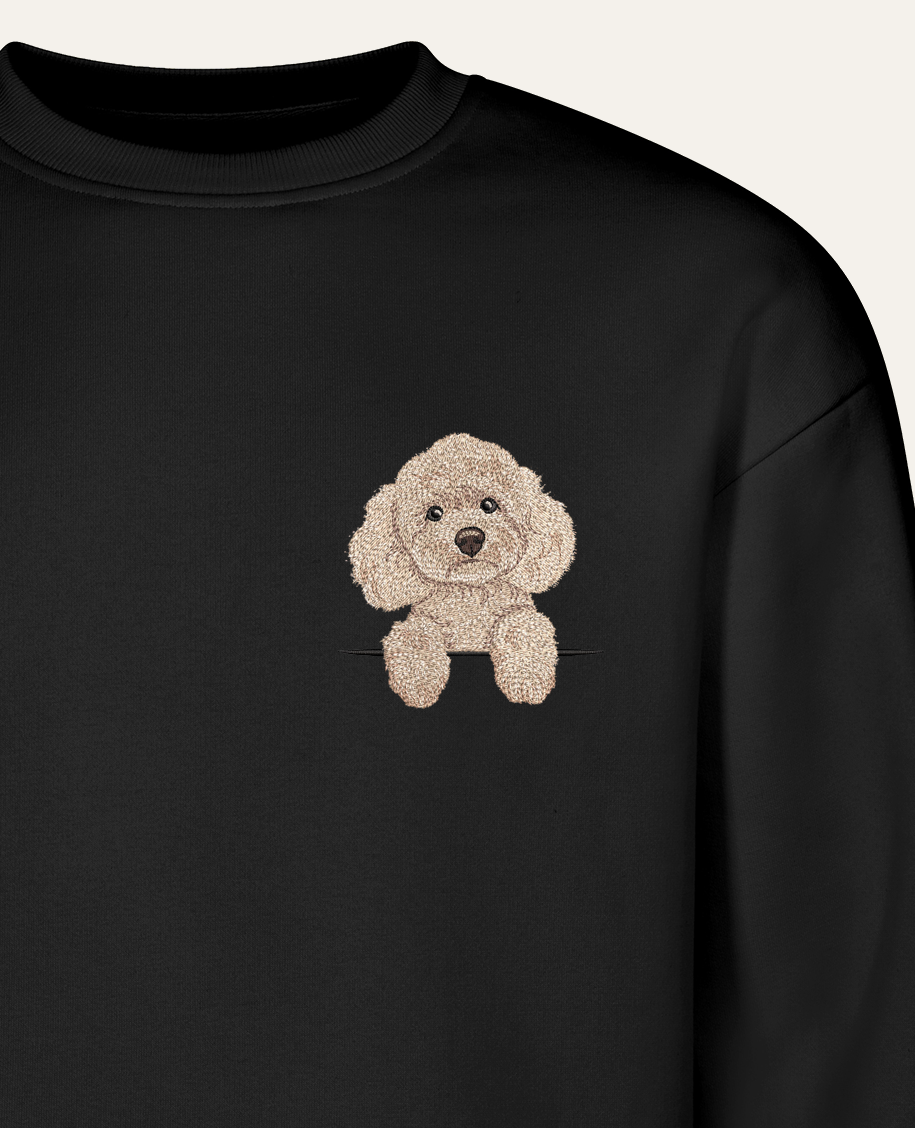 Pudel toy (kremowy) – bluza z haftem, czarna (zbliżenie)