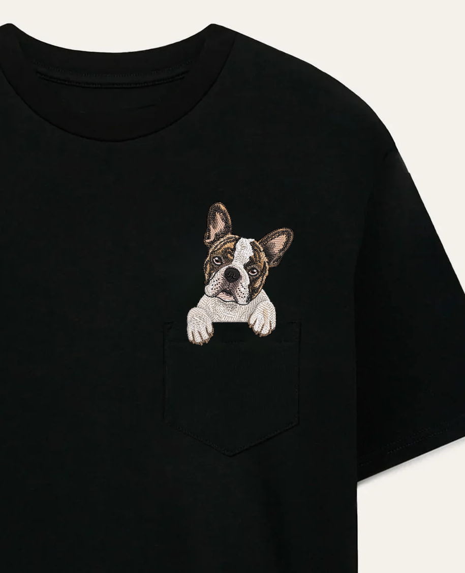 Buldog francuski (biało-pręgowany) – koszulka z haftem, czarna