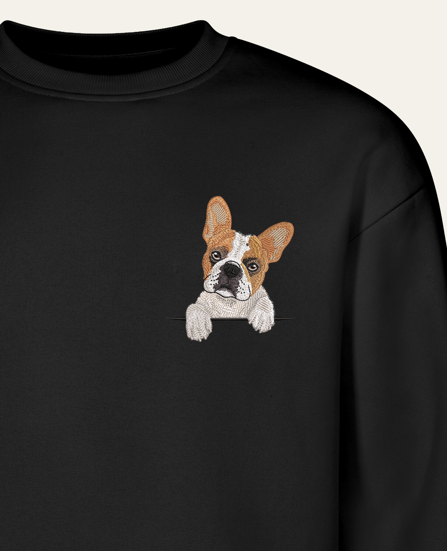 Buldog francuski (biało-płowy) – bluza z haftem, czarna (zbliżenie)