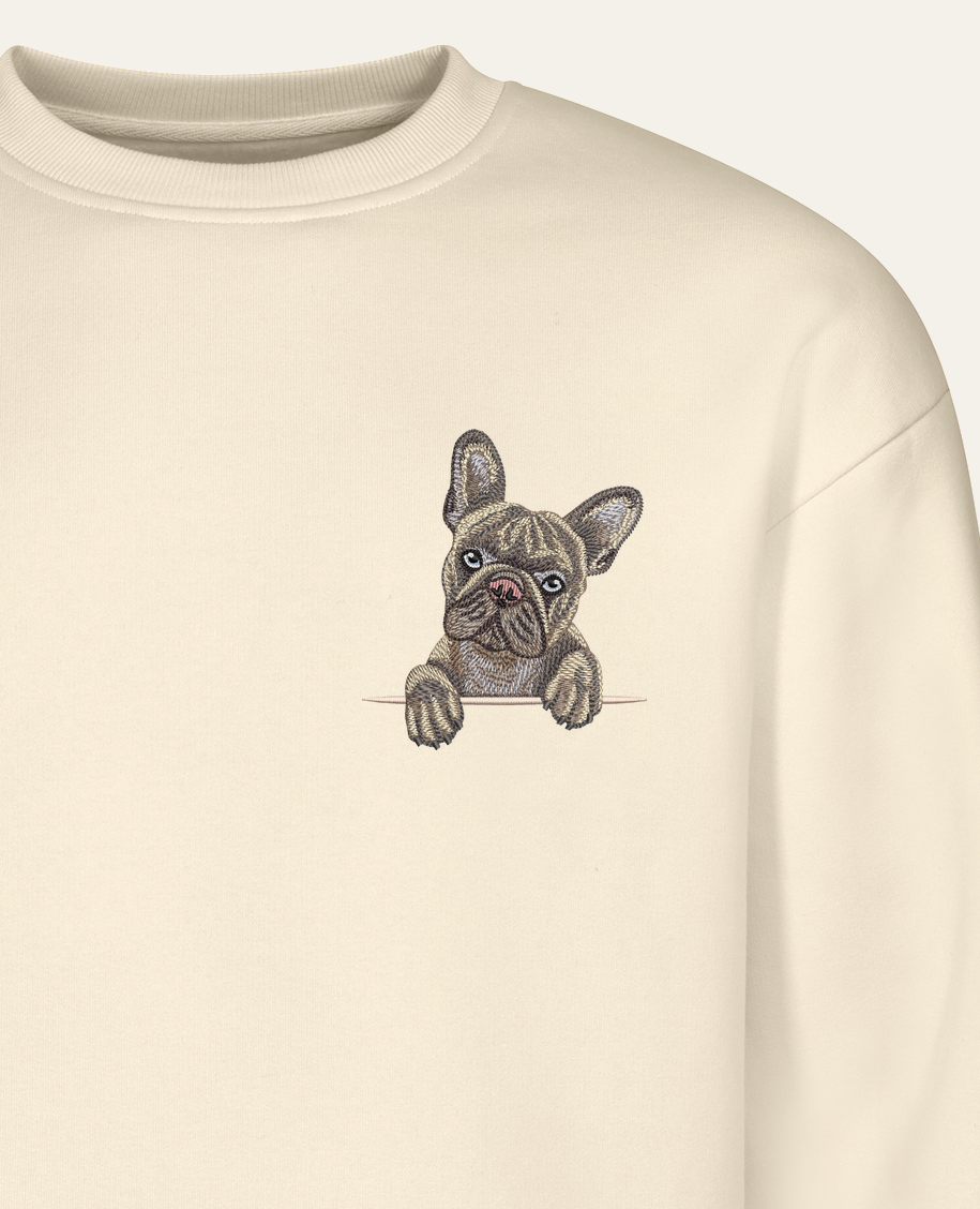 Buldog francuski (marmurkowy) – bluza z haftem, piaskowa (zbliżenie)