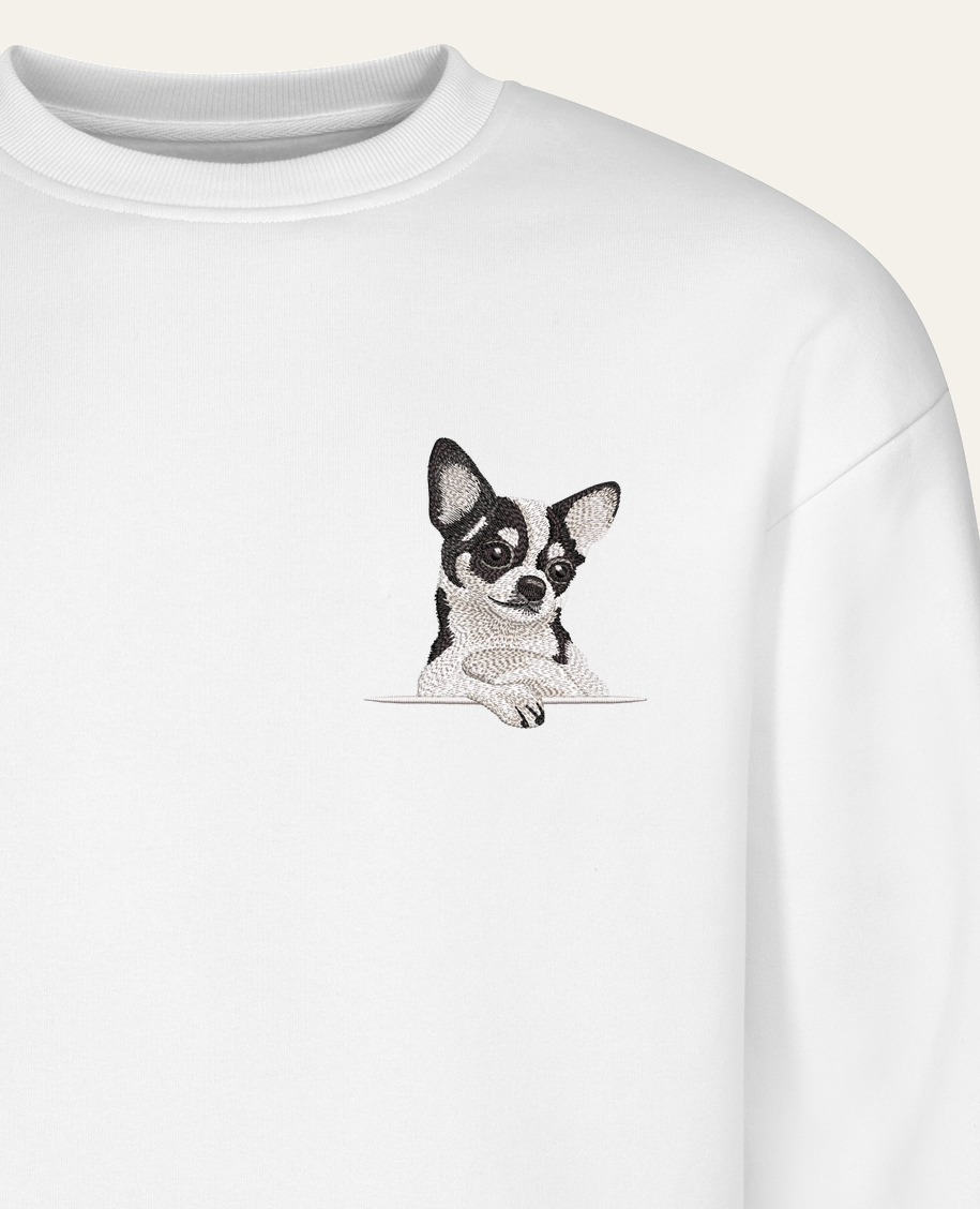 Chihuahua (biało-czarny) – bluza z haftem, biała